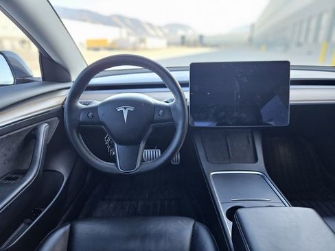 Used 2022 Tesla Model 3 Performance image 10