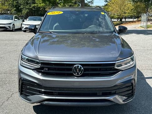 Certified 2024 Volkswagen Tiguan SE R-Line image 2