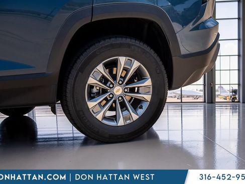 Used 2025 Chevrolet Equinox LT AWD/4WD image 29