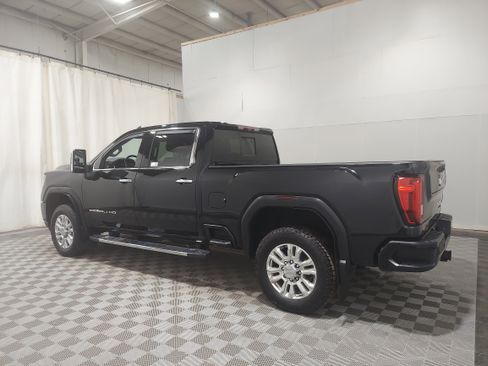 Used 2020 GMC Sierra 2500 Denali image 2