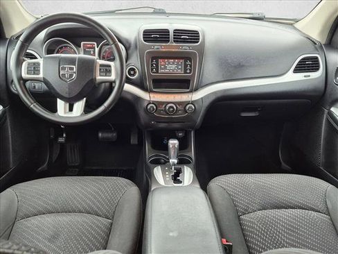 Used 2018 Dodge Journey SE w/ Connectivity Group FWD image 17