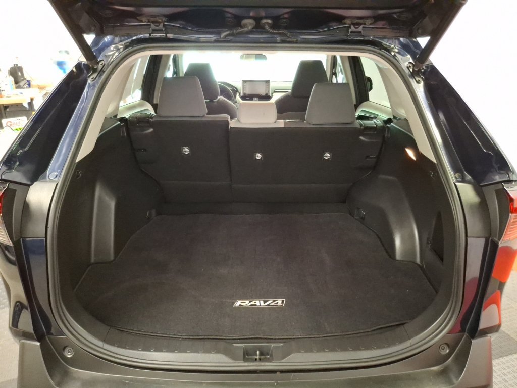 Used 2019 Toyota RAV4 XLE w/ Convenience Package AWD/4WD image 11