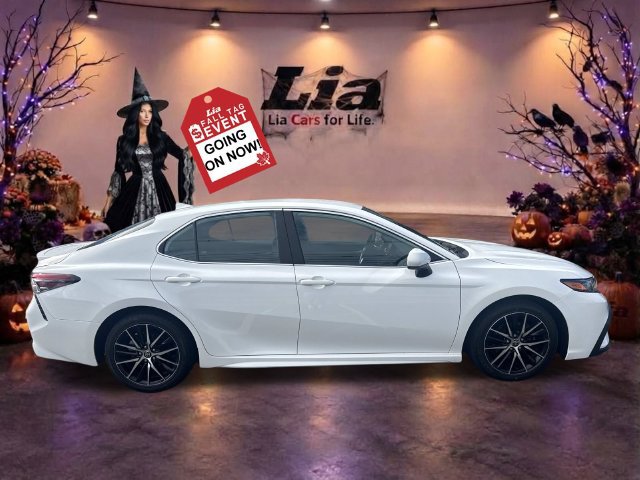 Used 2021 Toyota Camry SE FWD image 2