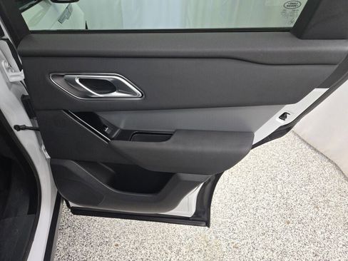 Used 2024 Land Rover Range Rover Velar S image 10