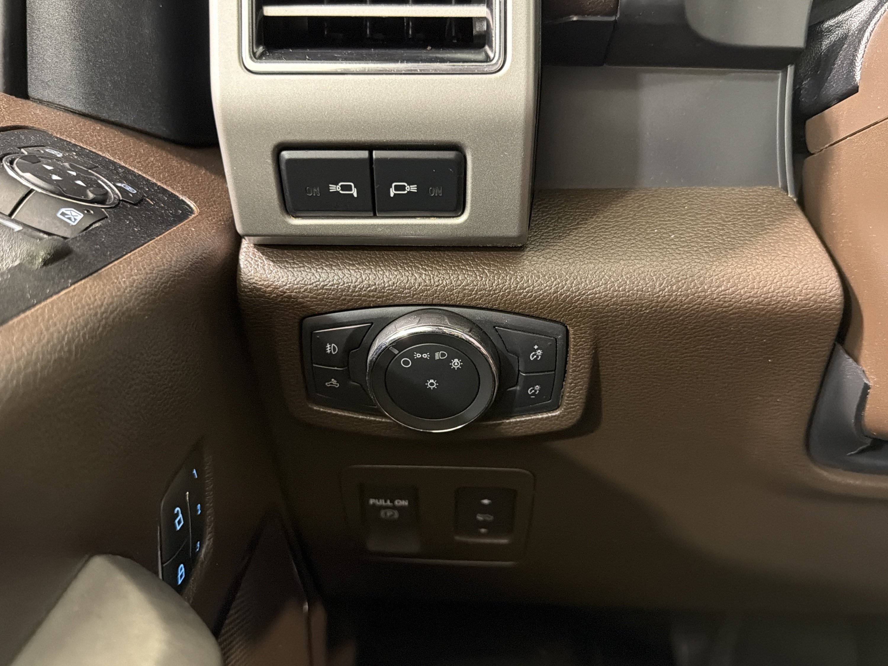 Used 2019 Ford F150 King Ranch w/ Equipment Group 601A Luxury AWD/4WD image 19