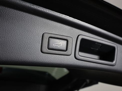 Used 2018 Subaru Forester 2.0XT Touring AWD/4WD image 19