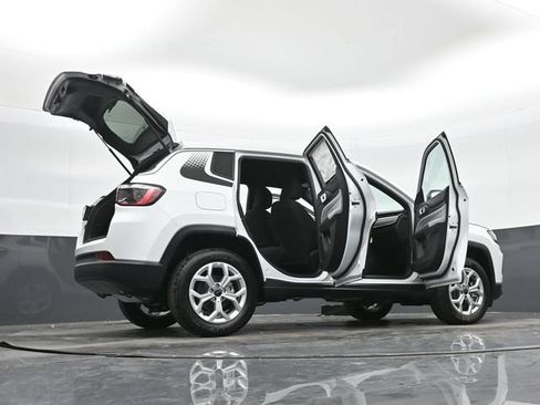 Used 2025 Jeep Compass Sport w/ Mopar Graphics Package AWD/4WD image 51