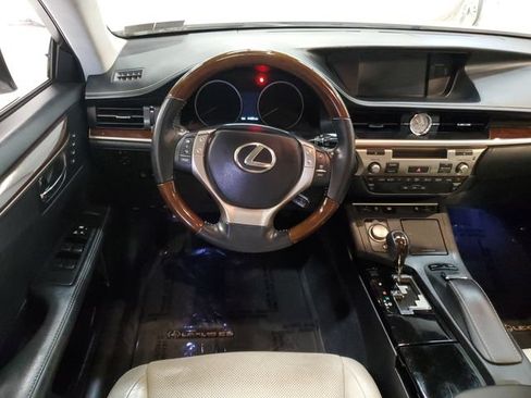 Used 2013 Lexus ES 350 w/ Luxury Pkg FWD image 15