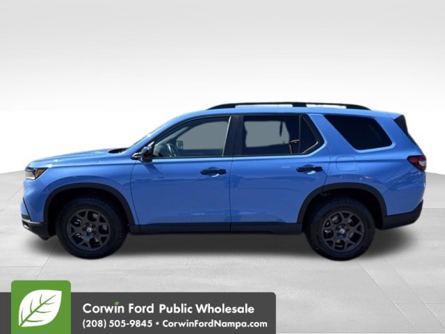 Used 2025 Honda Pilot TrailSport image 8