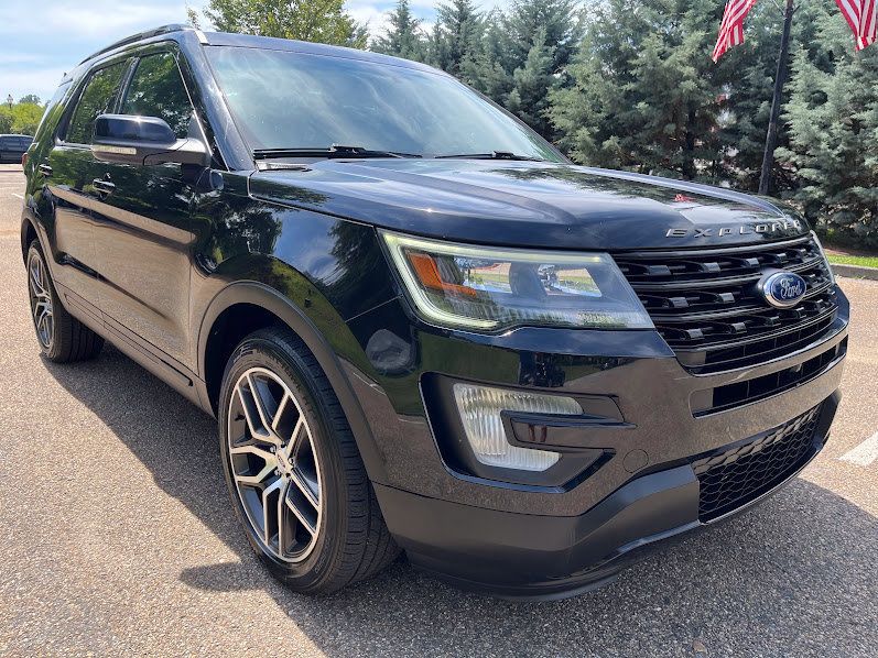 Used 2017 Ford Explorer Sport w/ Equipment Group 401A AWD/4WD image 33
