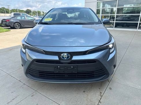Used 2025 Toyota Corolla LE w/ LE Premium Package AWD/4WD image 2
