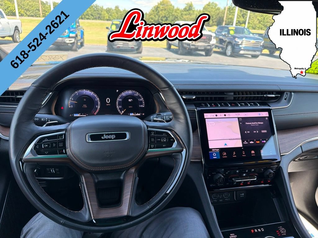 Used 2025 Jeep Grand Cherokee Summit AWD/4WD image 2