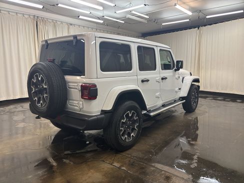 New 2025 Jeep Wrangler Sahara image 7