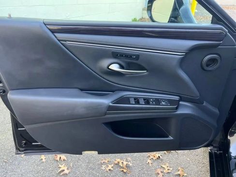 Used 2019 Lexus ES 350 w/ Premium Package FWD image 26