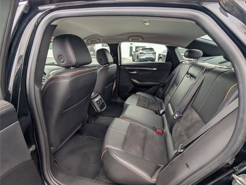 Used 2015 Chevrolet Impala LT w/ Convenience Package image 12