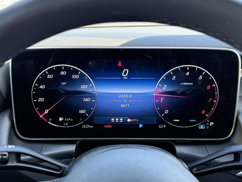 Used 2025 Mercedes-Benz GLC 300 4MATIC image 21