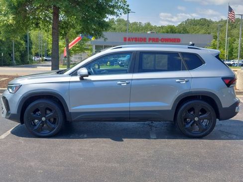 Used 2025 Volkswagen Taos SEL w/ Black Wheel Plus Package AWD/4WD image 10