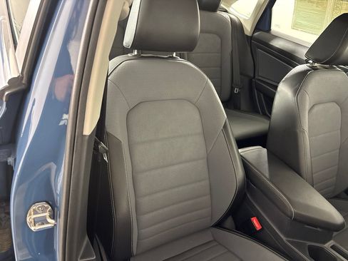 Used 2025 Volkswagen Jetta SE FWD image 28