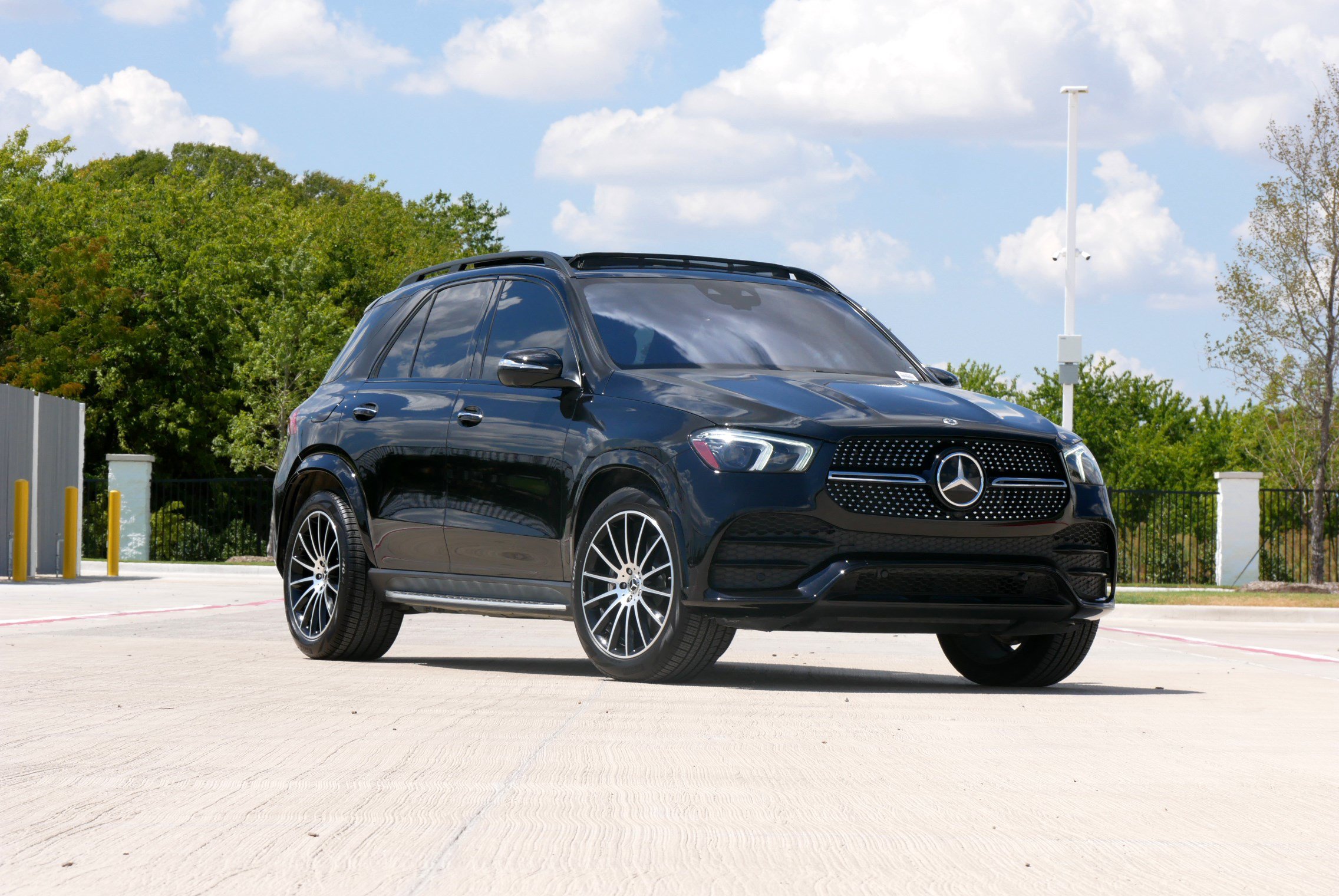 Used 2023 Mercedes-Benz GLE 450 4MATIC image 2
