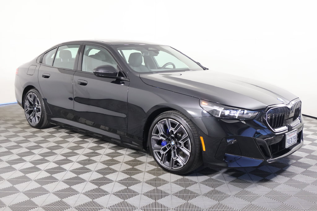 Used 2026 BMW i5 eDrive40 w/ M Sport Package AWD/4WD image 3