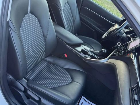 Used 2023 Toyota Camry SE FWD image 16