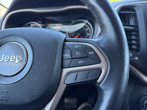 Used 2015 Jeep Cherokee Latitude FWD image 27