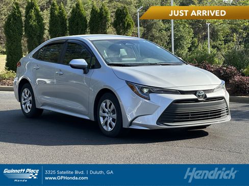 Used 2024 Toyota Corolla LE image 1