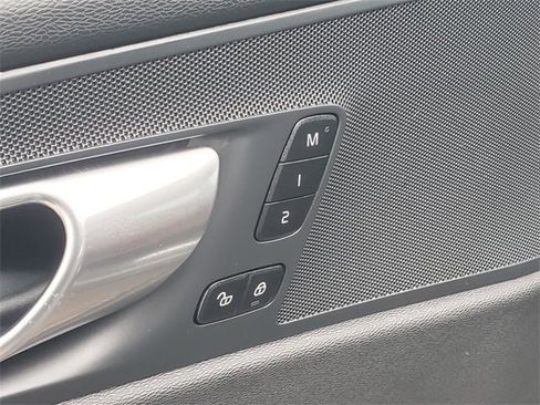 Certified 2025 Volvo XC60 B5 Plus image 11