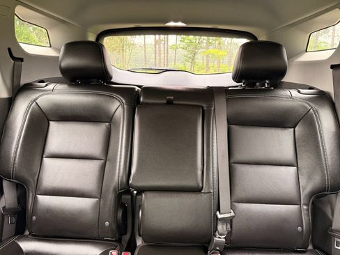 Used 2024 GMC Terrain SLT FWD image 26