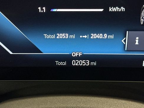 Used 2025 BMW i7 xDrive60 image 20