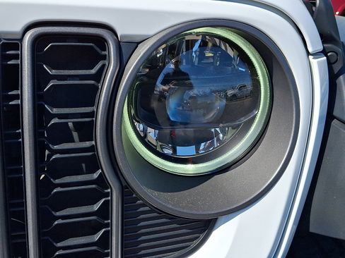 Used 2025 Jeep Wrangler Unlimited Rubicon image 9