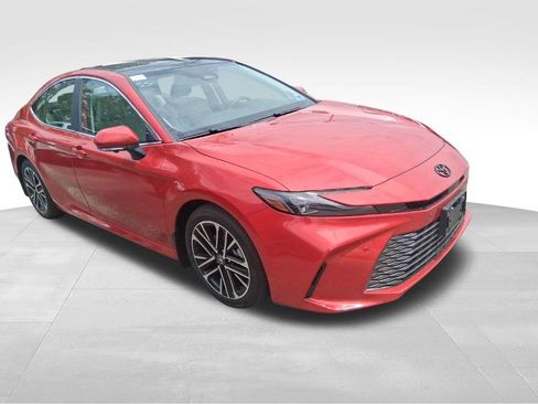 Used 2025 Toyota Camry XLE w/ Premium Plus Package FWD image 15