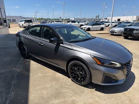 New 2026 Nissan Altima 2.5 SR FWD image 5