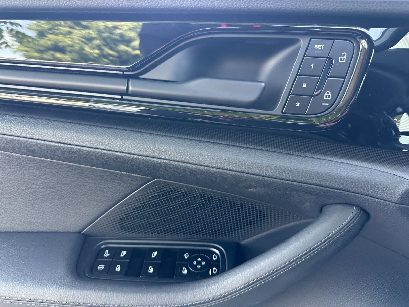 Certified 2025 Porsche Panamera 4 AWD/4WD image 12