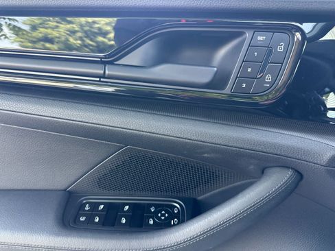 Certified 2025 Porsche Panamera 4 AWD/4WD image 12