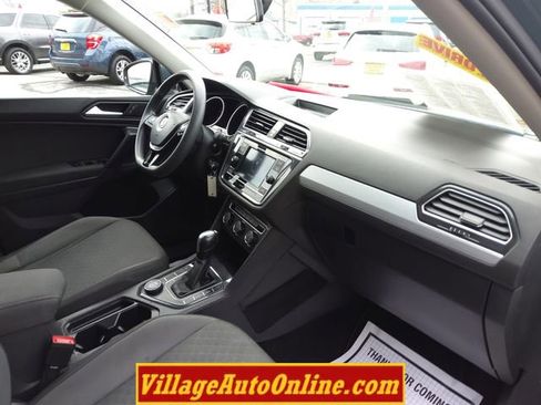 Used 2019 Volkswagen Tiguan S image 27