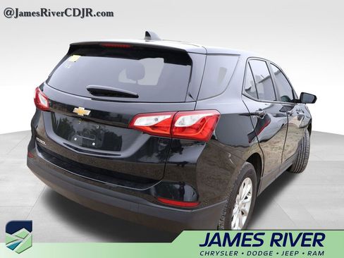 Used 2020 Chevrolet Equinox LS w/ LS Convenience Package FWD image 10
