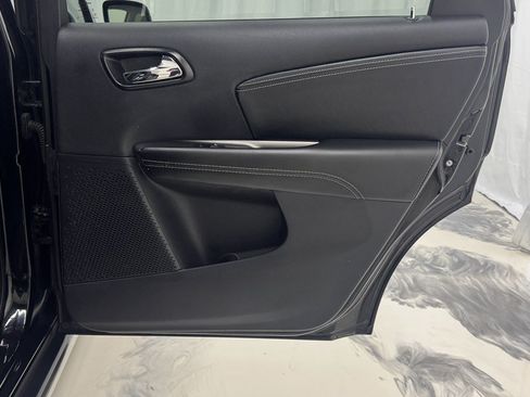 Used 2019 Dodge Journey Crossroad AWD/4WD image 23