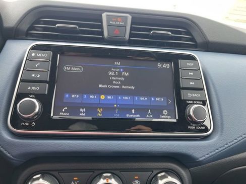 Used 2025 Nissan Versa SV image 25