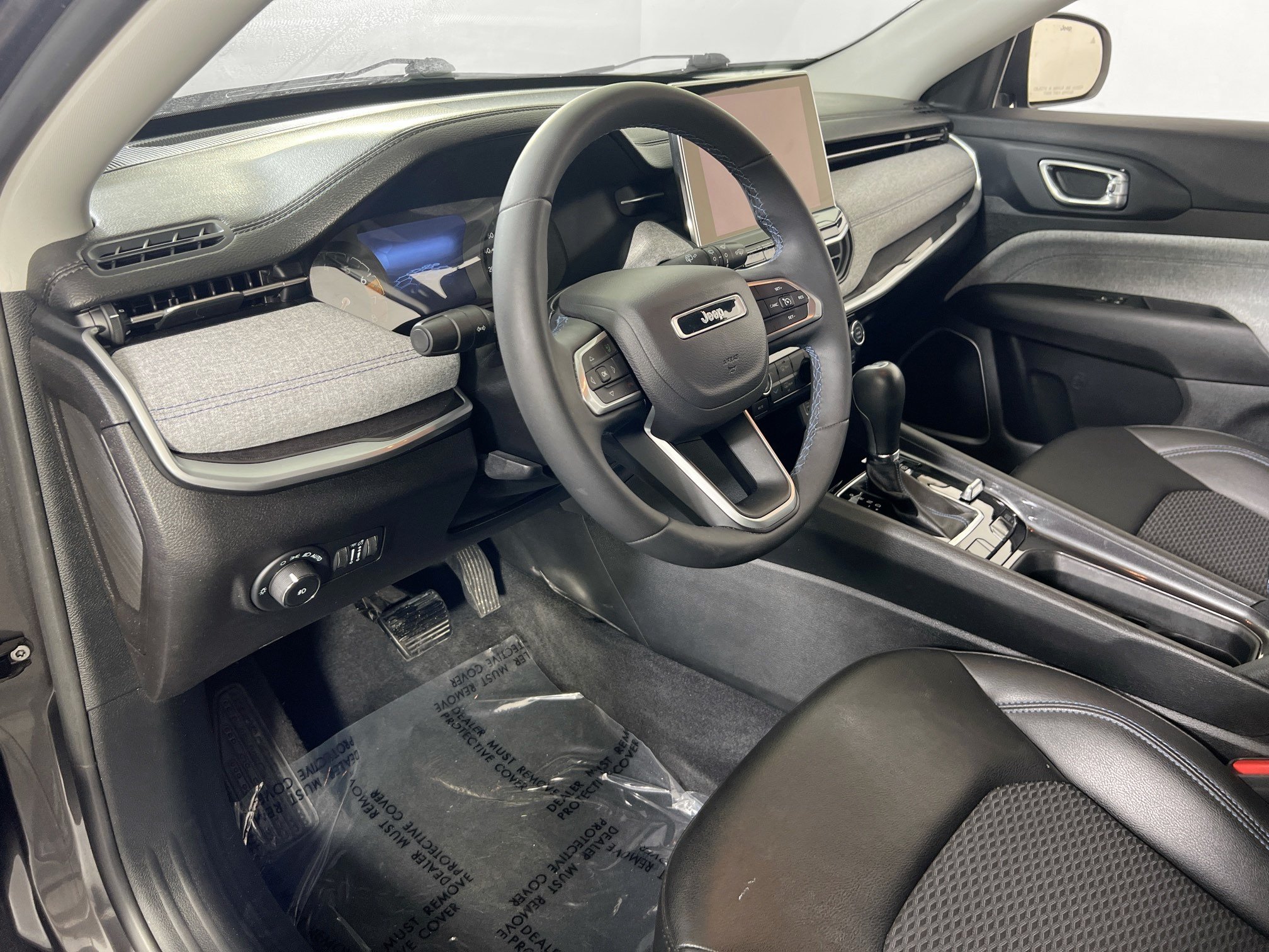 Used 2022 Jeep Compass Latitude AWD/4WD image 9