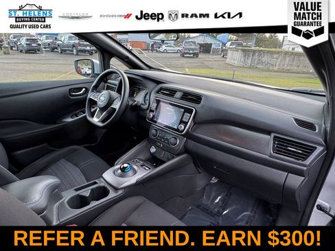 Used 2022 Nissan Leaf S image 29