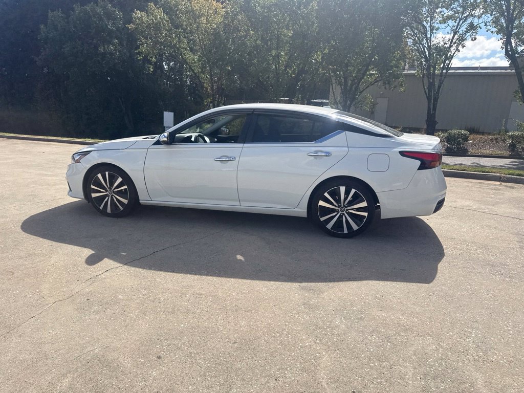 Used 2020 Nissan Altima 2.5 SR FWD image 12