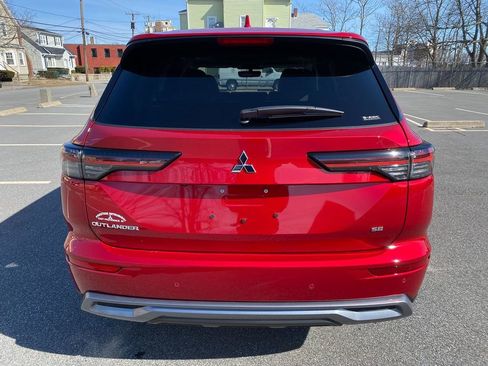 New 2025 Mitsubishi Outlander SE image 6