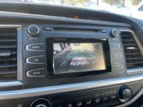Used 2018 Toyota Highlander LE image 27