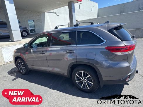 Used 2018 Toyota Highlander XLE image 10