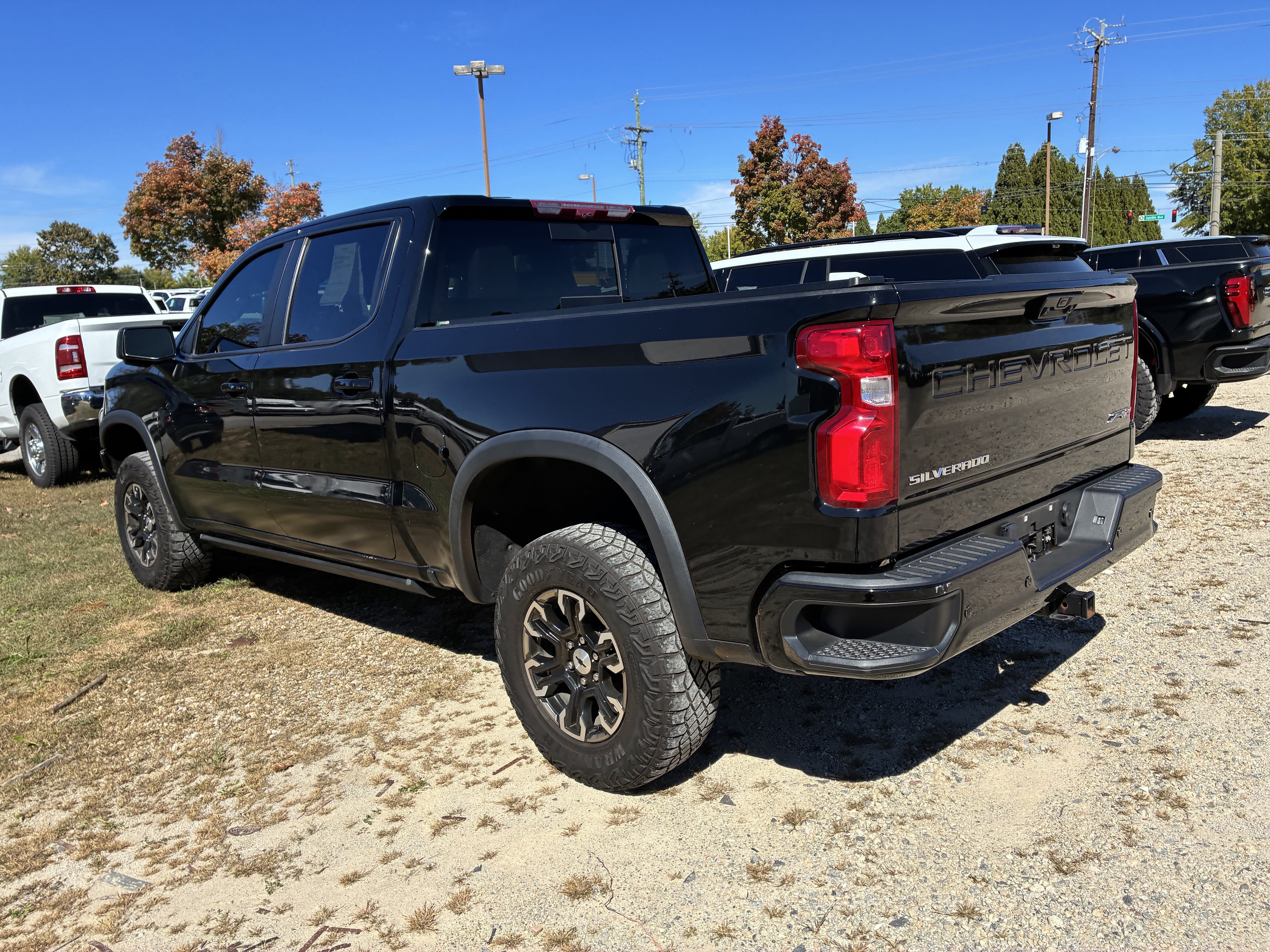 Used 2024 Chevrolet Silverado 1500 ZR2 w/ Technology Package AWD/4WD image 6