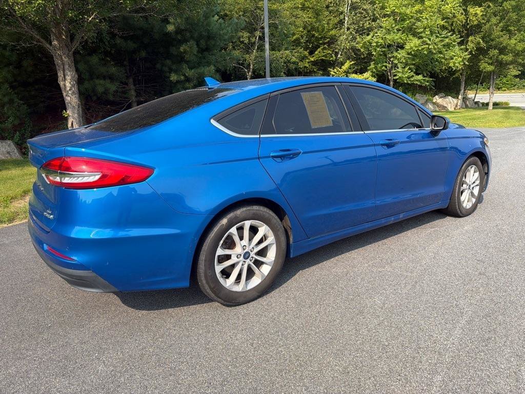 Used 2019 Ford Fusion SE FWD image 4
