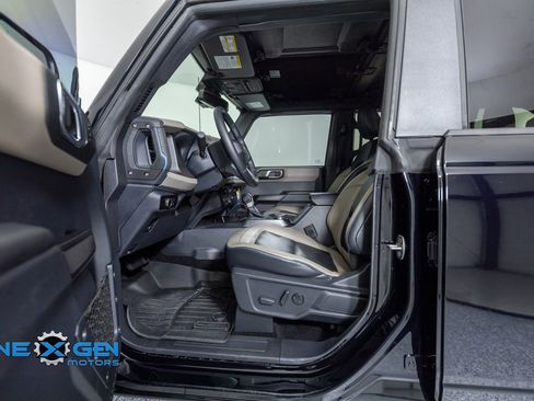 Used 2024 Ford Bronco Wildtrak image 11