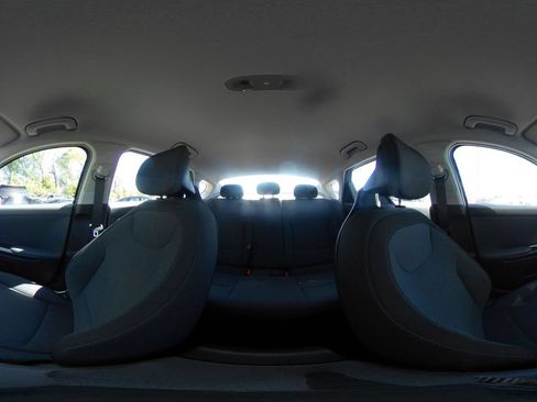 Used 2025 Kia K4 FWD image 41