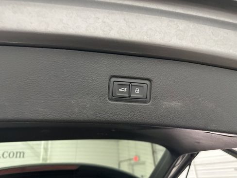 Used 2017 Audi Q7 3.0T Prestige image 29